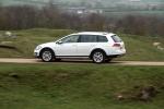 Volkswagen Golf Alltrack 2017 года (UK)